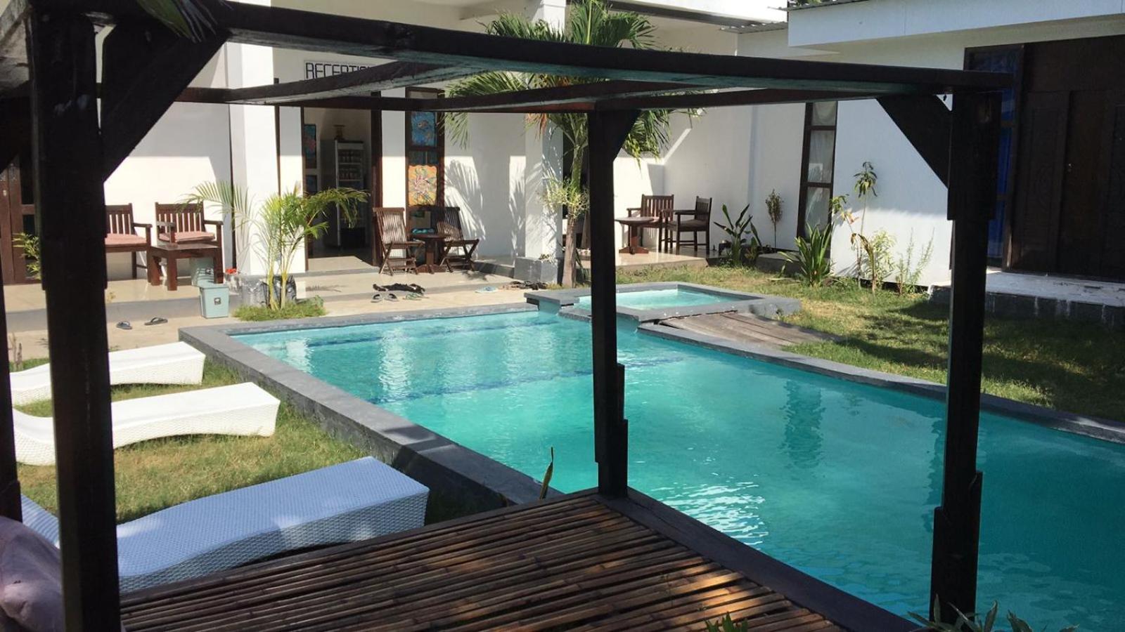 White Sands Resort Gili Trawangan Exteriör bild